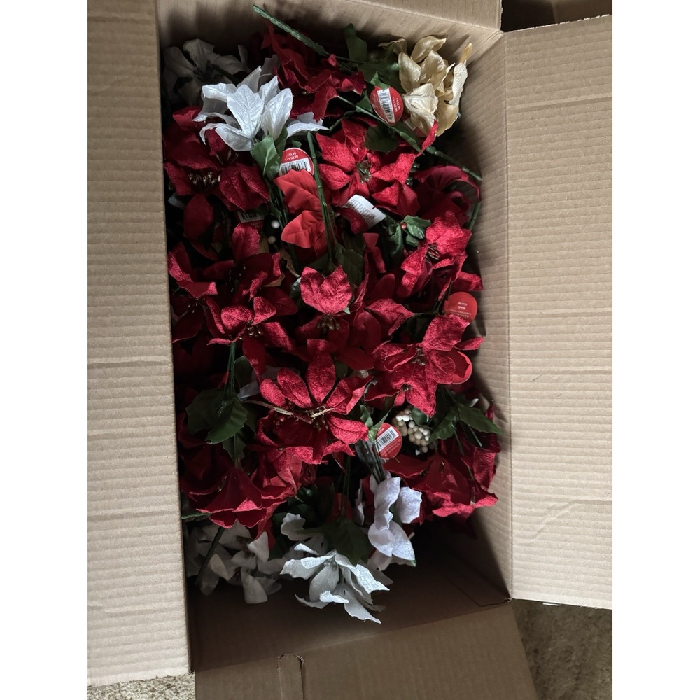 Box Of Assorted Fake Flowers‎